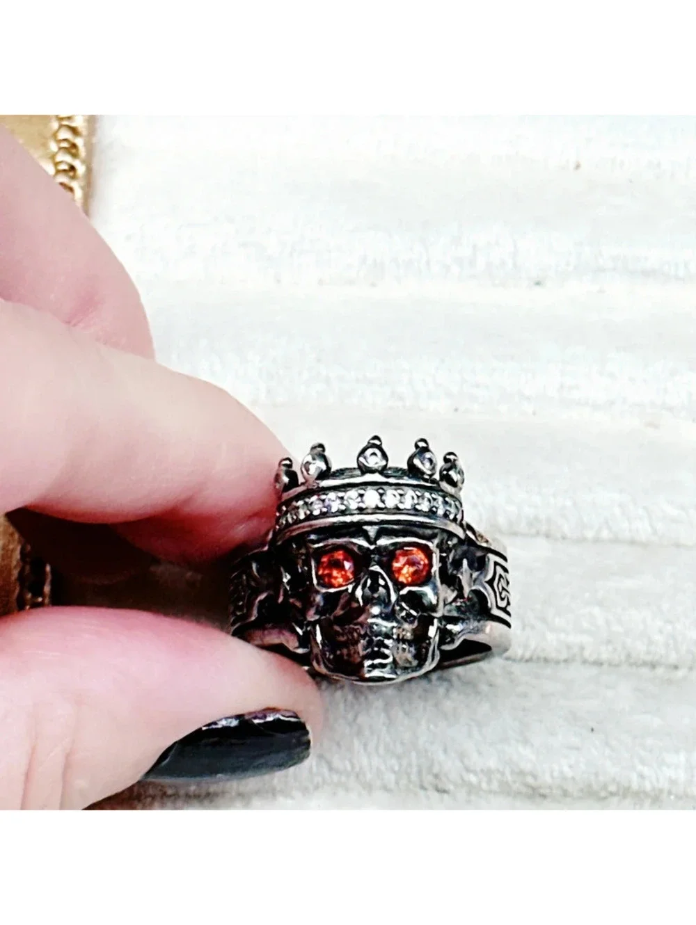 3004u. Skull Ring Goth Size 9 Red